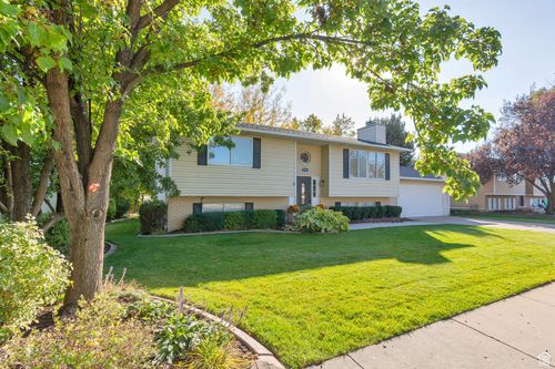 913 W 2025 S, Woods Cross, UT, 84087-2170 | Card Image