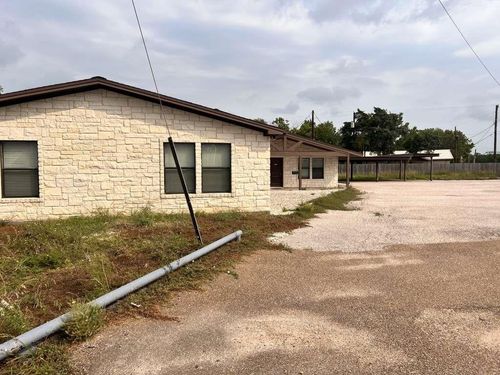 208 E York St, Ganado, TX, 77962 | Card Image