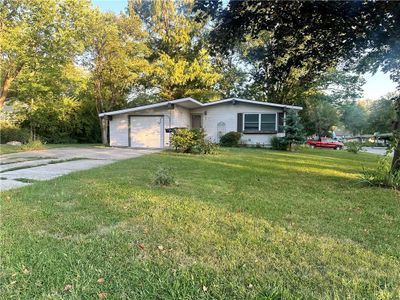 View of front facade featuring a front yard | Image 2