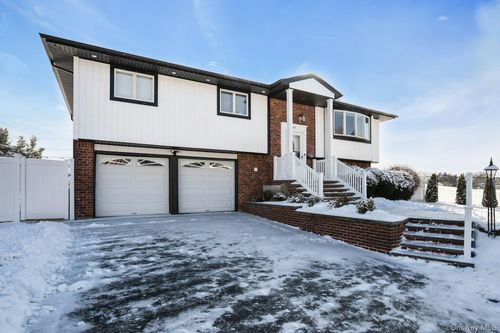 89 Harvest Ln, Commack, NY, 11725-1509 | Card Image