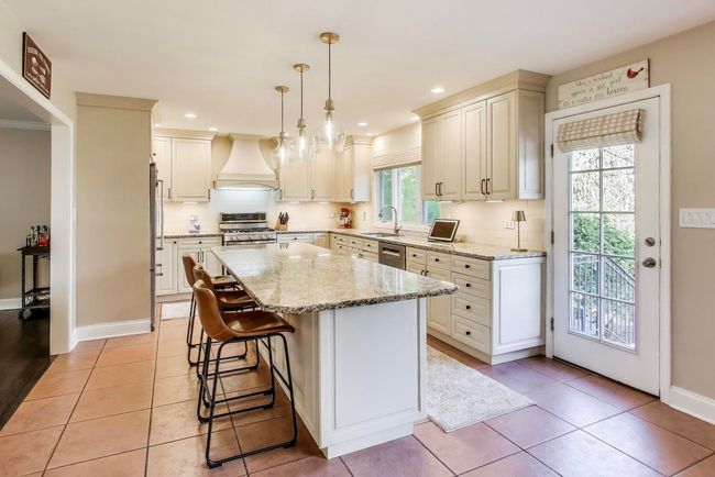 1432 63 Rd St, House other with 5 bedrooms, 3 bathrooms and 2 parking in Downers Grove IL | Image 10