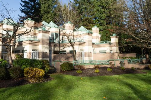 364 Taylor Way, West Vancouver, BC, V7T2Y2 | Card Image