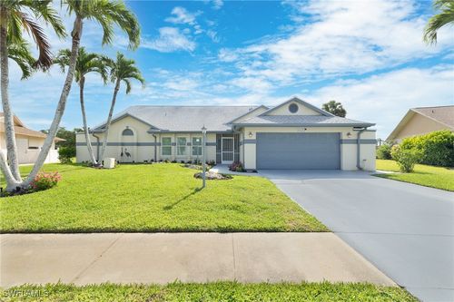 112 Bordeaux Cir, NAPLES, FL, 34112-7161 | Card Image