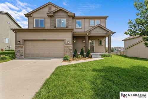 17825 Camden Ave, Omaha, NE, 68116-3295 | Card Image