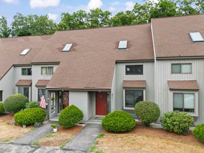 16 Kingston Court, Condo with 3 bedrooms, 1 bathrooms and null parking in Merrimack NH | Image 3