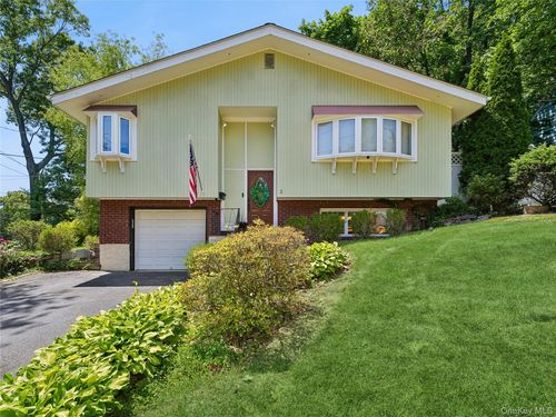 2 Highfield Ave, Port Washington, NY, 11050-2408 | Card Image