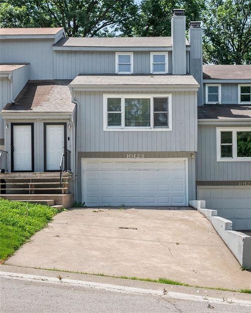 10123 Steele Rd, Kansas City, KS, 66111-3546 | Card Image