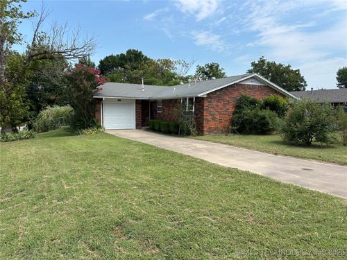 1403 E University Ave, Sapulpa, OK, 74066-4739 | Card Image