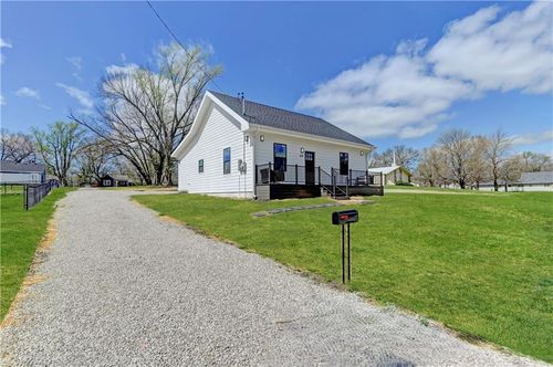 608 S Camden St, Richmond, MO, 64085-2108 | Card Image