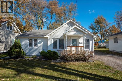 183 Harvey St, Essex, ON, N8M2E8 | Card Image