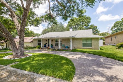 6811 Huff Trl, Dallas, TX, 75214-2825 | Card Image