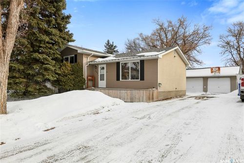 251 Hanley Crescent, Regina, SK, S4R5A9 | Card Image