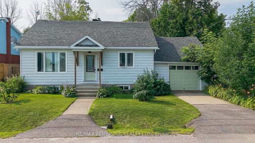 496 Wilbert St, Pembroke, ON, K8A3G6 | Card Image