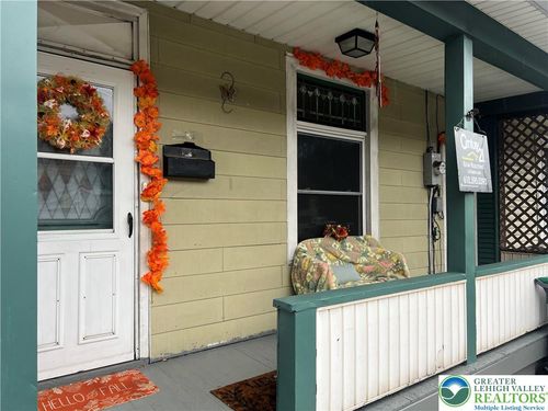 515 N Railroad St, Tamaqua, PA, 18252-1016 | Card Image