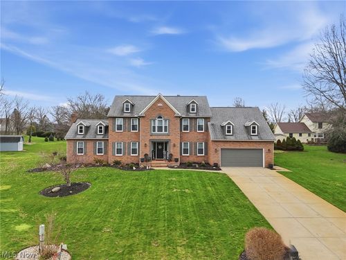 1576 Kings Arms Cir Nw, Uniontown, OH, 44685-7316 | Card Image