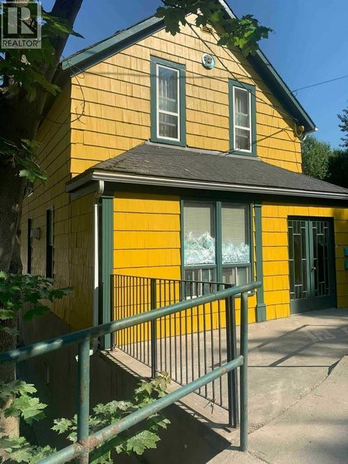 915 Front St, Nelson, BC, V1L4C1 | Card Image