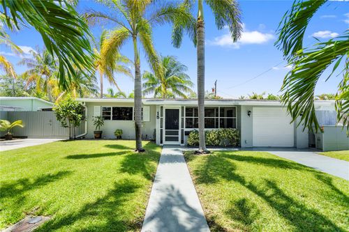 15 Ne 17th Ave, Pompano Beach, FL, 33060-6731 | Card Image