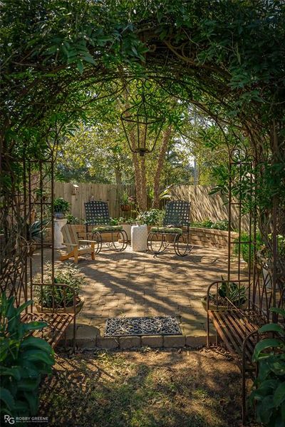 Enchanted garden patio | Image 3