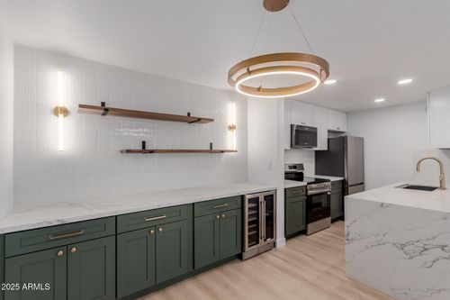 m101-8055 E Thomas Rd, Scottsdale, AZ, 85251-6633 | Card Image