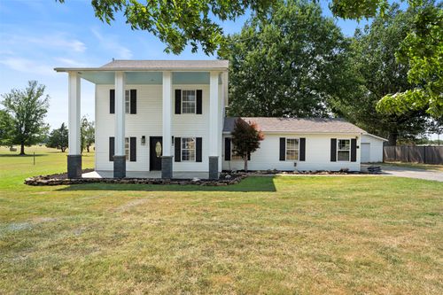 945 Christy Ln, Vinita, OK, 74301-5109 | Card Image