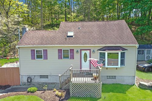 94 Randall St, Florida, NY, 10921-1008 | Card Image