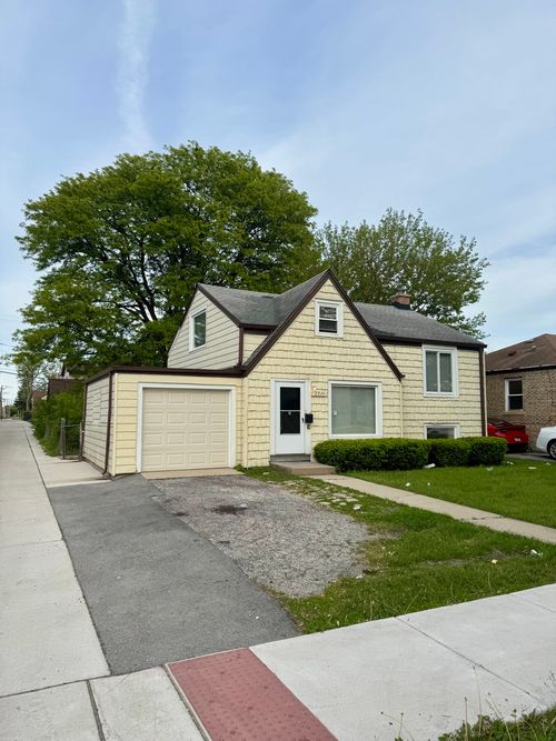 2219 S 13th Ave, Broadview, IL, 60155-4039 | Card Image