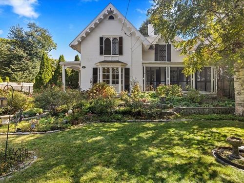 92 Old River Pl, Dedham, MA, 02026-1812 | Card Image