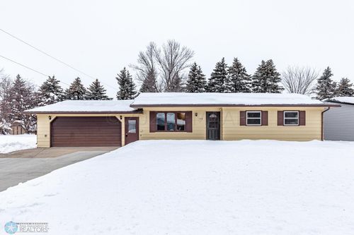 150 Maplewood Drive, Gwinner, ND, 58040 | Card Image