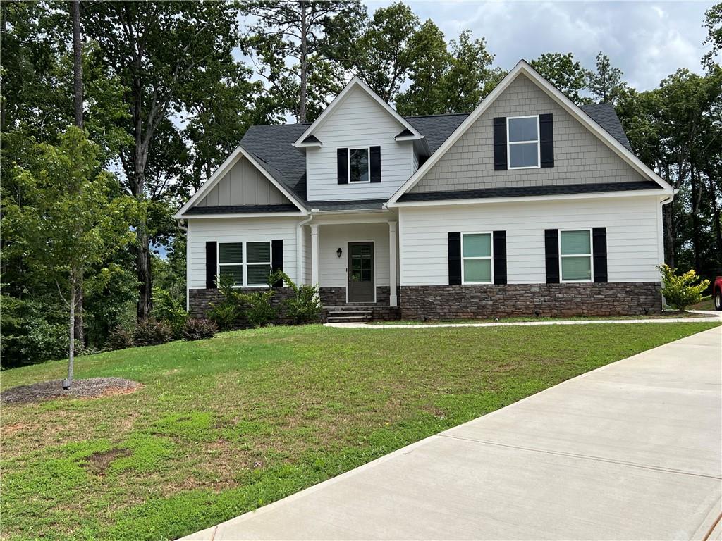 Hawthorn Ln, Covington, GA 30014