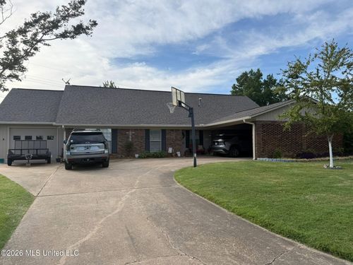 720 Centennial Dr, Greenwood, MS, 38930-2135 | Card Image