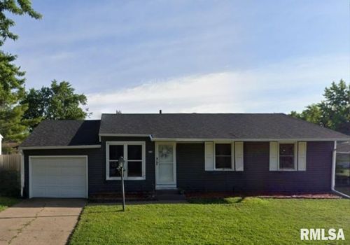 2210 W 54th St, Davenport, IA, 52806-2513 | Card Image