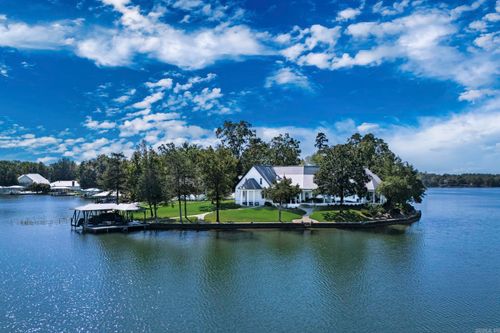 8 Adoracion Pt, Hot Springs Village, AR, 71909-7711 | Card Image