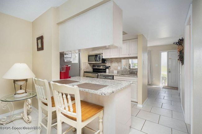T257 - 635 Seaport Blvd, Condo with 2 bedrooms, 3 bathrooms and null parking in Cape Canaveral FL | Image 6