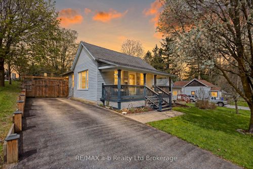 210 Russell St, Woodstock, ON, N4S2Z2 | Card Image