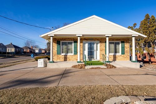 2304 Jersey Ridge Road, Davenport, IA, 52803 | Card Image