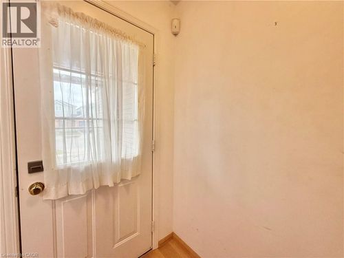 63 Jordan Dr, Cambridge, ON, N3C4E2 | Card Image