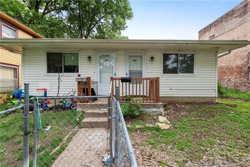 506 Ottawa St, Leavenworth, KS, 66048-1944 | Card Image