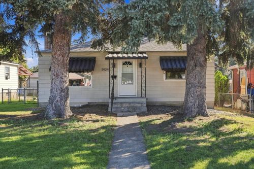 3924 N Cedar St, Spokane, WA, 99205 | Card Image