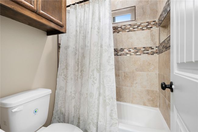Jack and Jill Restroom | Image 21