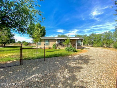 1221 Poco Ln, Chino Valley, AZ, 86323-5823 | Card Image