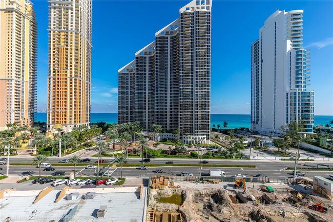 APT-1005 - 17555 Atlantic Blvd, Condo with 2 bedrooms, 2 bathrooms and null parking in Sunny Isles Beach FL | Image 23