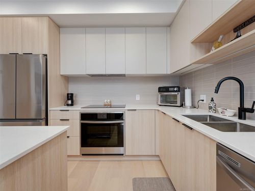 307-3564-A Ryder Hesjedal Way, Colwood, BC, V9C0V3 | Card Image