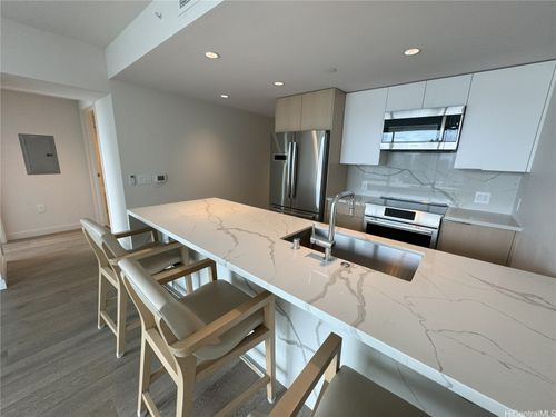 apt-1913-1001 Queen St, Honolulu, HI, 96814-5226 | Card Image