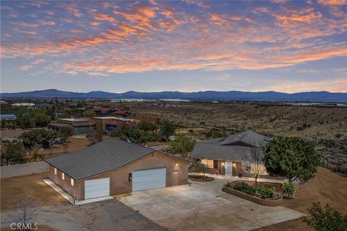 7045 Oak Hill Rd, Oak Hills, CA, 92344-0731 | Card Image