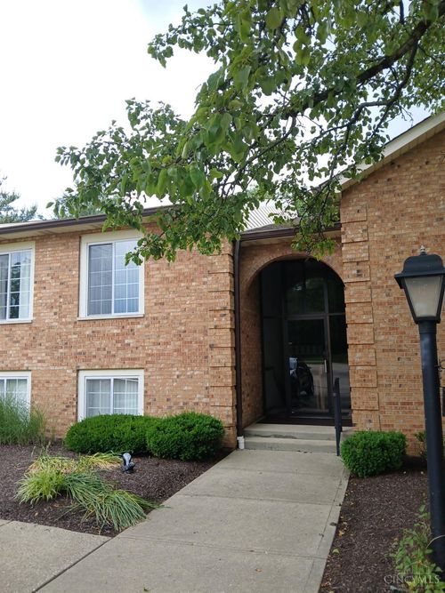 5292 Eaglesnest Dr, Cincinnati, OH, 45248 | Card Image