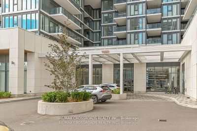 1717 - 9000 Jane St, Condo with 1 bedrooms, 1 bathrooms and 1 parking in Concord ON | Image 2