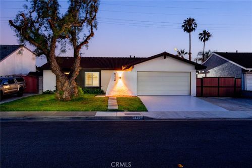 9466 Warbler Ave, Fountain Valley, CA, 92708-7205 | Card Image