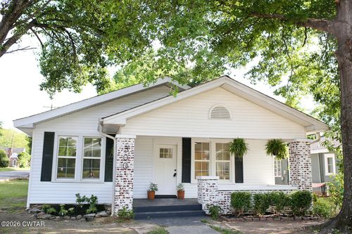 300 Roland Ave, Jackson, TN, 38301-4355 | Card Image