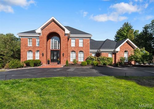 2242 Whitney Pointe Dr, Chesterfield, MO, 63005-4515 | Card Image