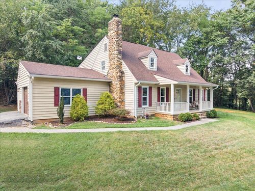 4735 Cherokee Hills Dr, Salem, VA, 24153-5854 | Card Image